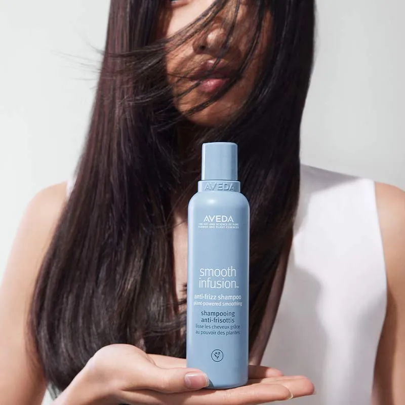 Aveda Smooth Infusion Anti-Frizz Shampoo   FREE Aveda Smooth Infusion Perfectly Sleek Blow Heating Cream 40ml