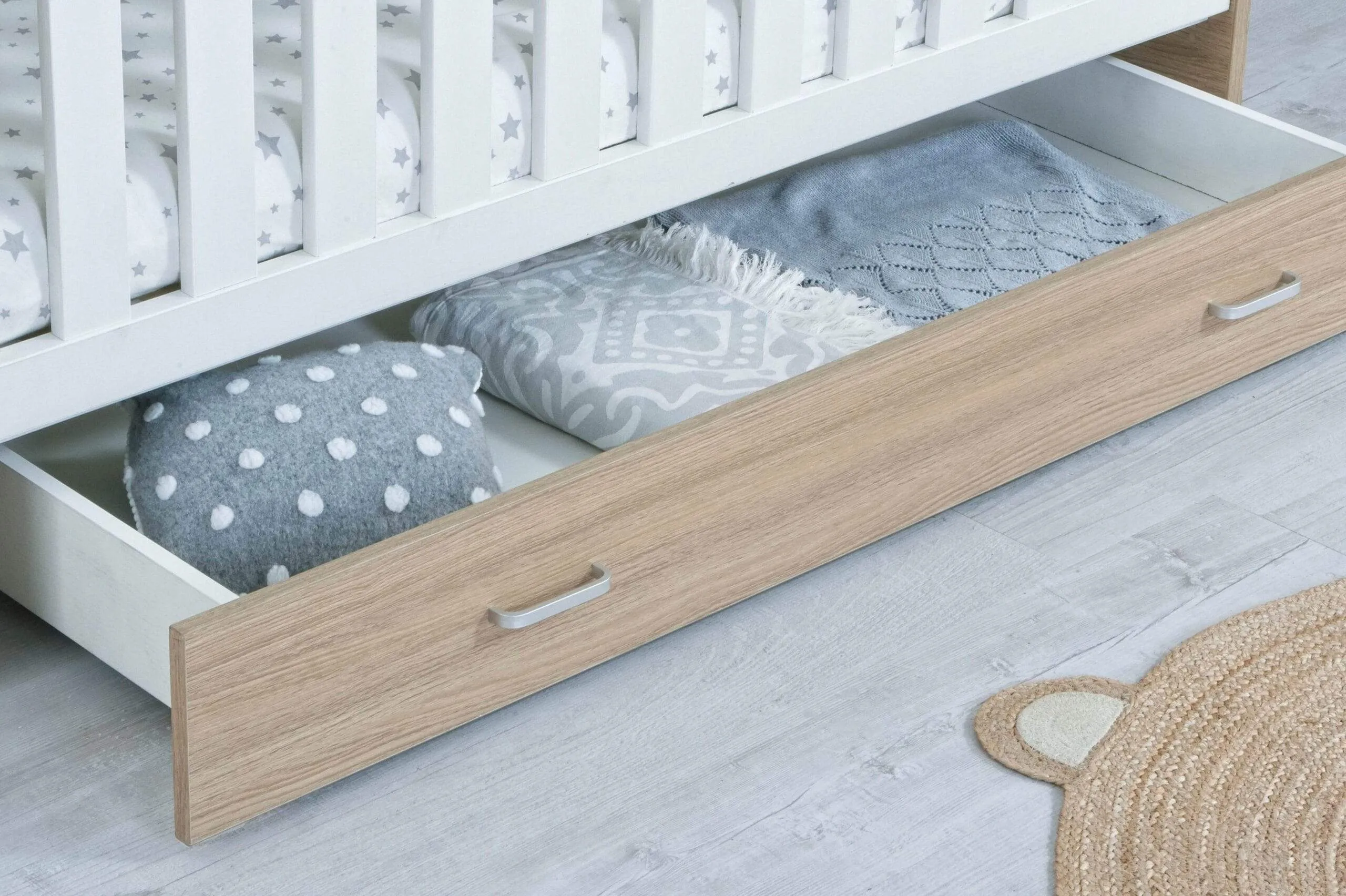 Babymore Veni Cot Bed With Drawer - White Oak